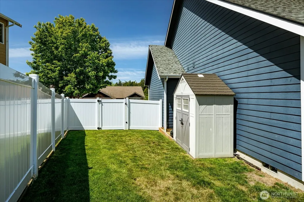1720 SW Waterside Court Oak Harbor WA 98277