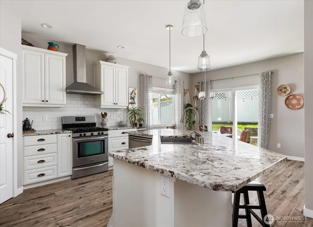 1720 SW Waterside Court Oak Harbor WA 98277