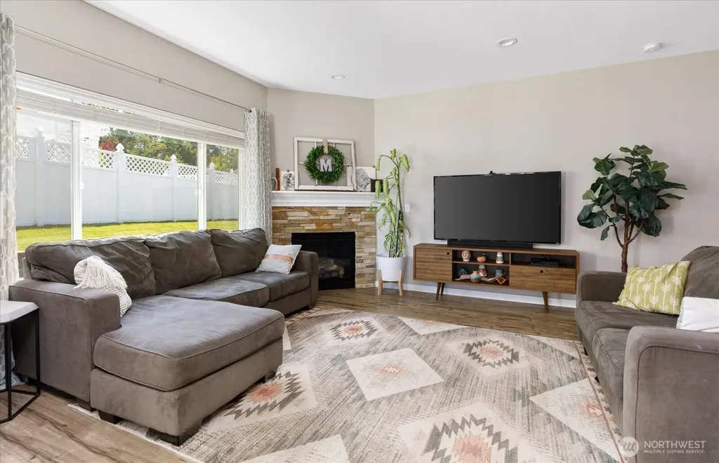 1720 SW Waterside Court Oak Harbor WA 98277