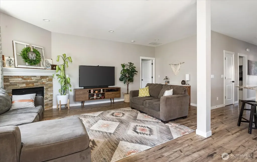 1720 SW Waterside Court Oak Harbor WA 98277