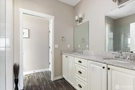 1720 SW Waterside Court Oak Harbor WA 98277