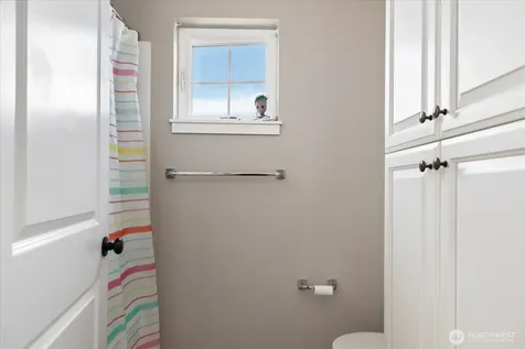 1720 SW Waterside Court Oak Harbor WA 98277