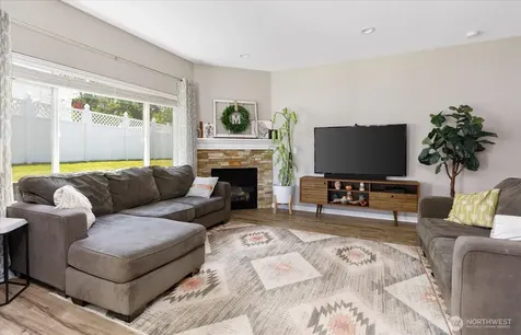 1720 SW Waterside Court Oak Harbor WA 98277