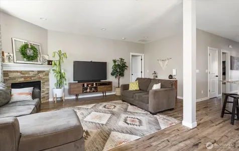 1720 SW Waterside Court Oak Harbor WA 98277