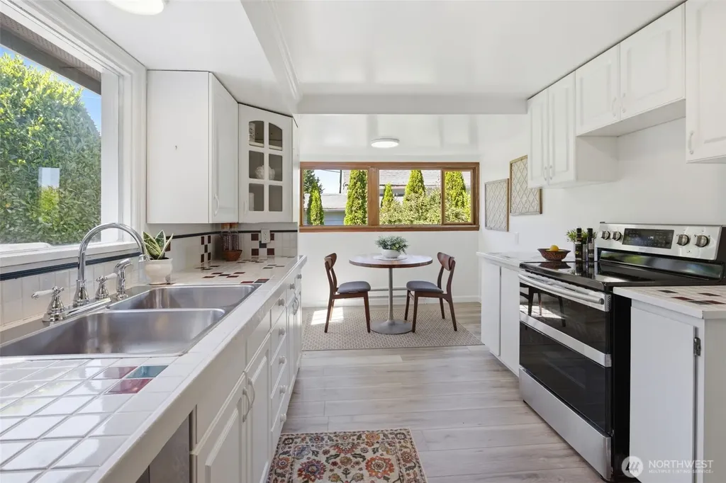 10209 64th Avenue S Seattle WA 98178