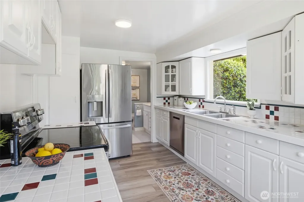 10209 64th Avenue S Seattle WA 98178