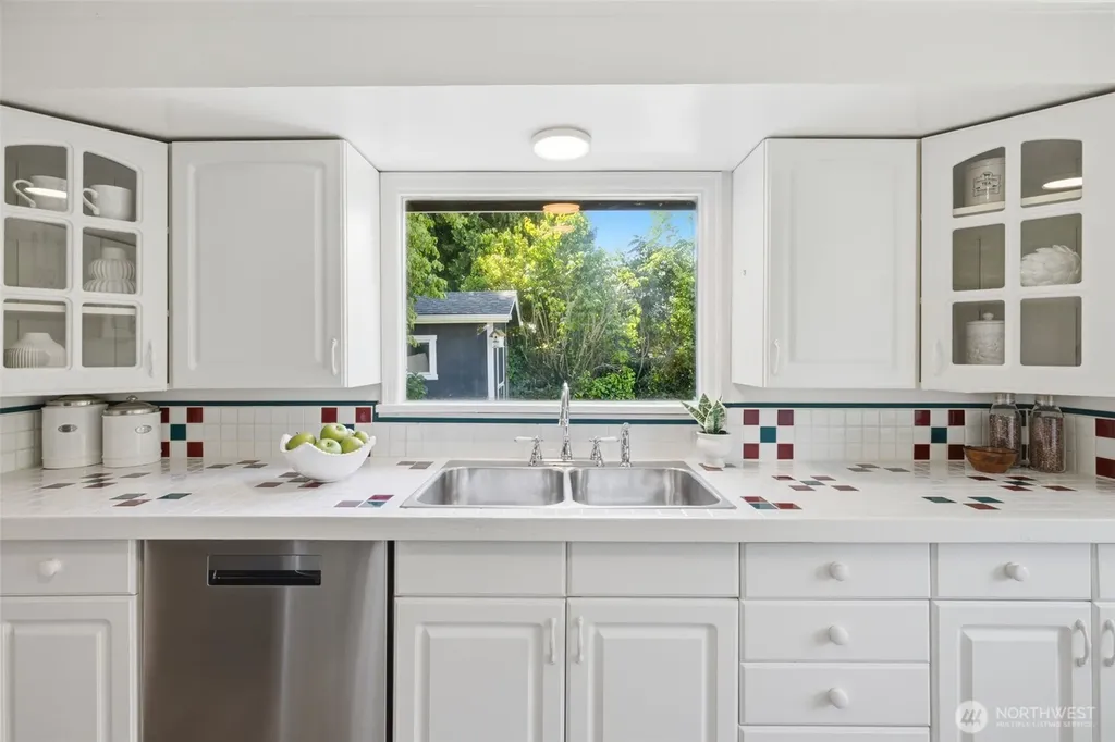 10209 64th Avenue S Seattle WA 98178
