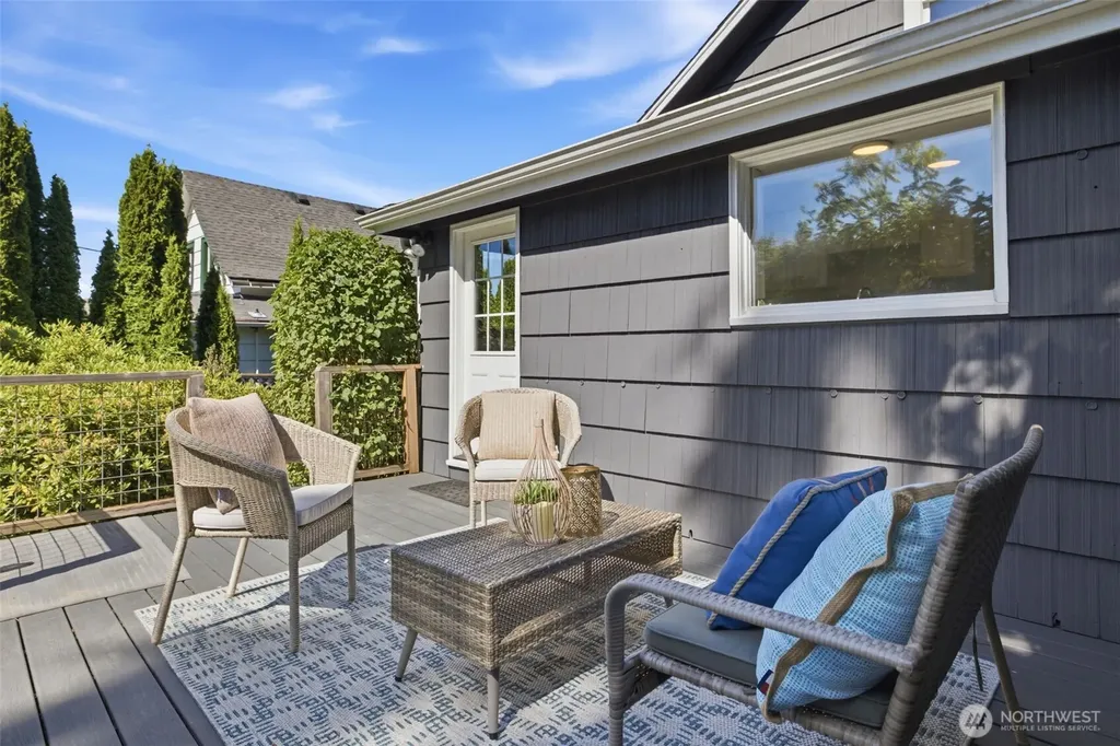 10209 64th Avenue S Seattle WA 98178