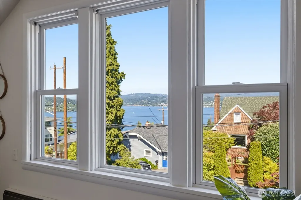 10209 64th Avenue S Seattle WA 98178