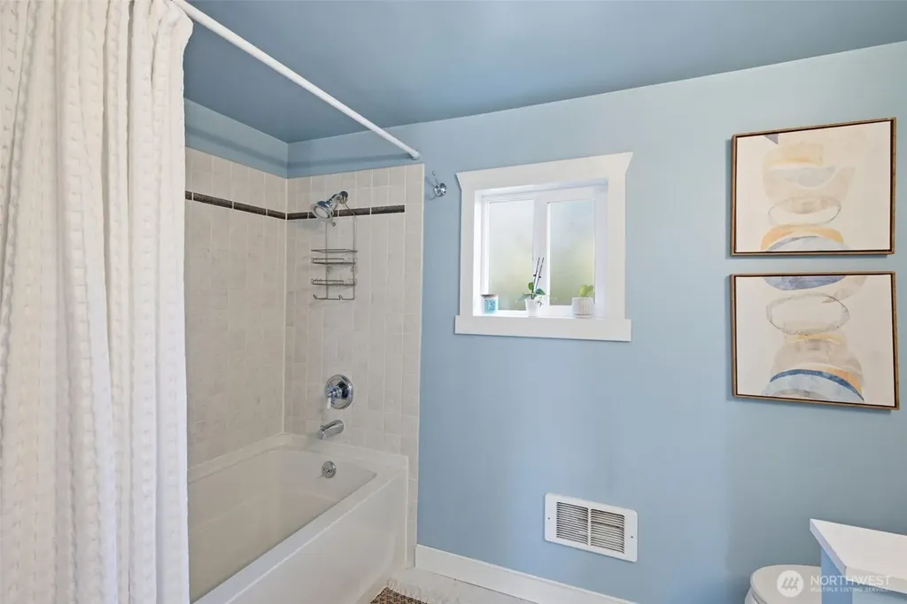 10209 64th Avenue S Seattle WA 98178