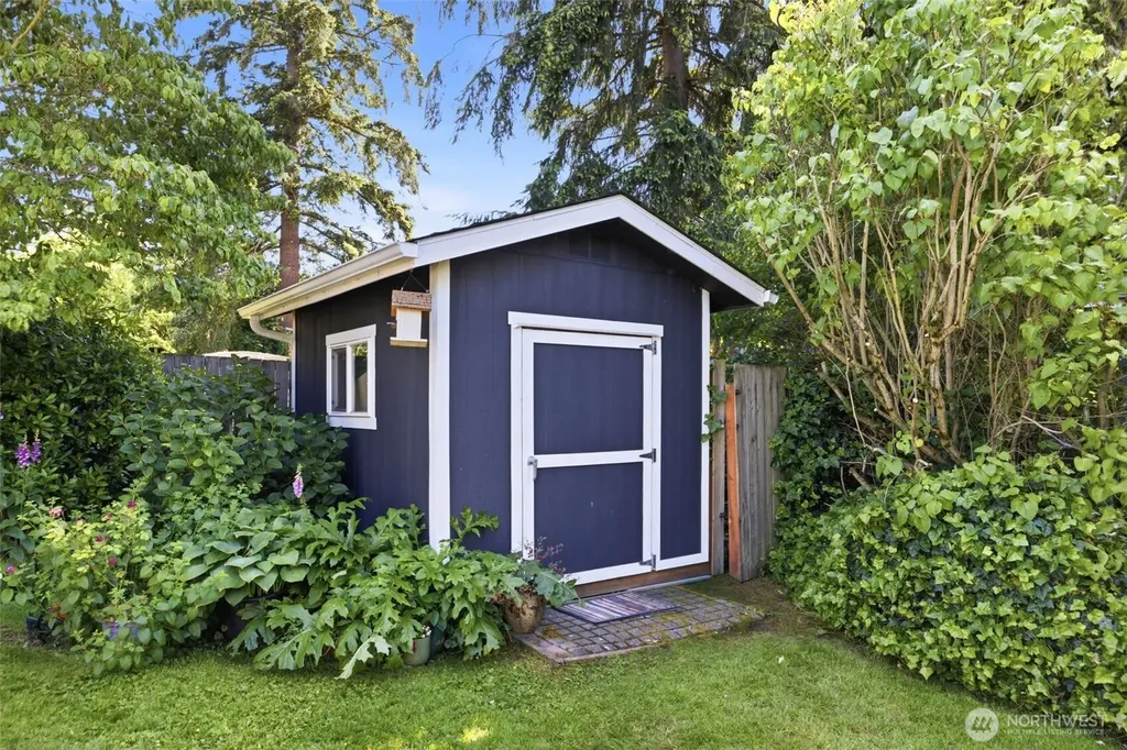 10209 64th Avenue S Seattle WA 98178