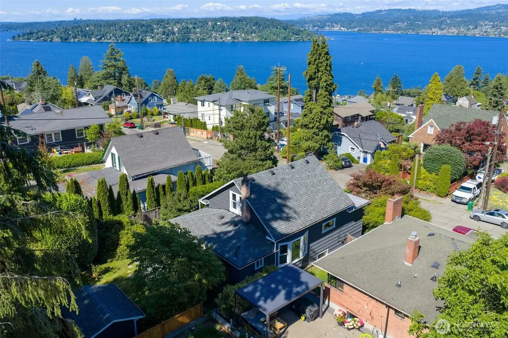 10209 64th Avenue S Seattle WA 98178