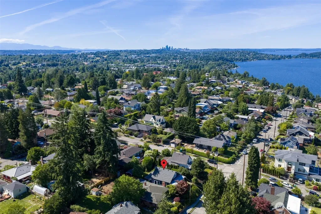 10209 64th Avenue S Seattle WA 98178