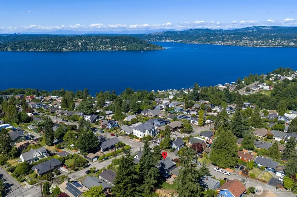 10209 64th Avenue S Seattle WA 98178