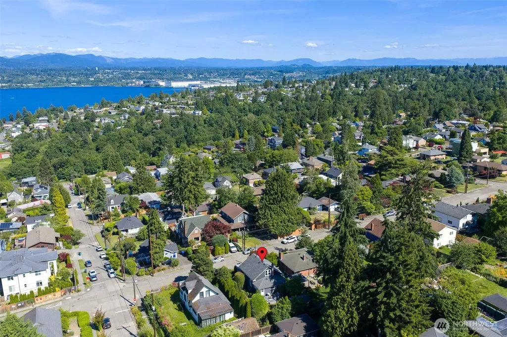 10209 64th Avenue S Seattle WA 98178