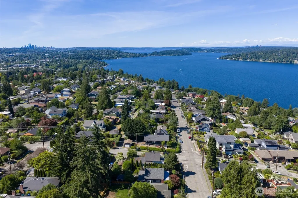 10209 64th Avenue S Seattle WA 98178