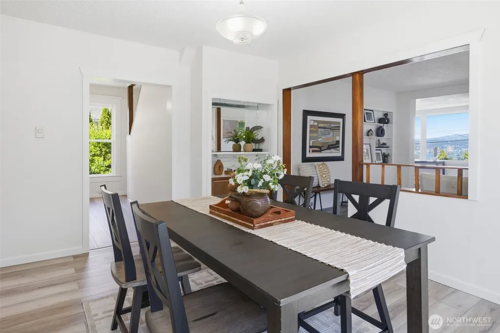 10209 64th Avenue S Seattle WA 98178