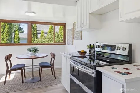 10209 64th Avenue S Seattle WA 98178