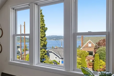 10209 64th Avenue S Seattle WA 98178