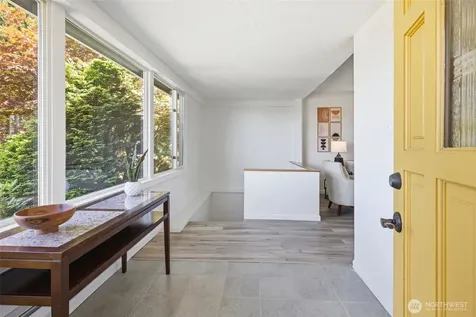 10209 64th Avenue S Seattle WA 98178