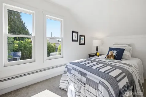 10209 64th Avenue S Seattle WA 98178