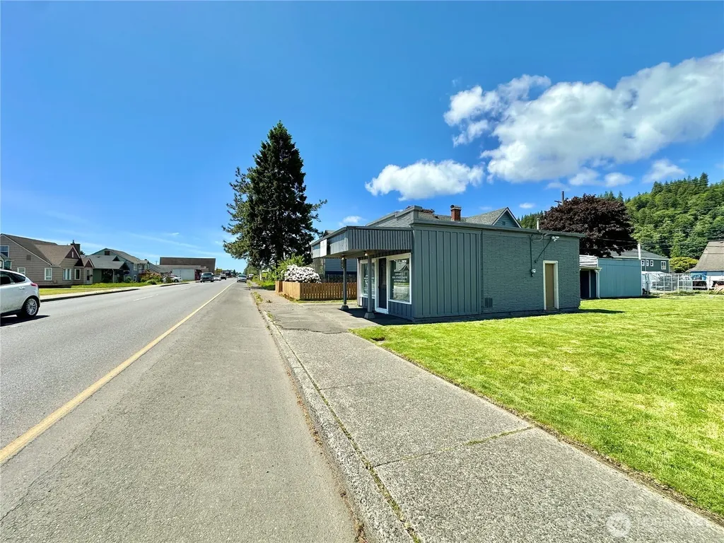 2829 Simpson Avenue Hoquiam WA 98550