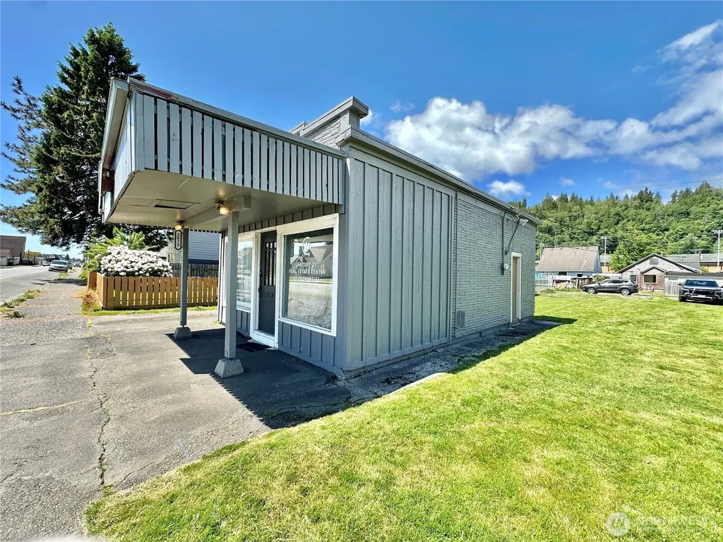 2829 Simpson Avenue Hoquiam WA 98550