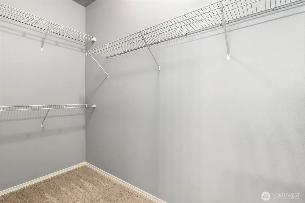 1985 Garry Oaks Avenue Dupont WA 98327