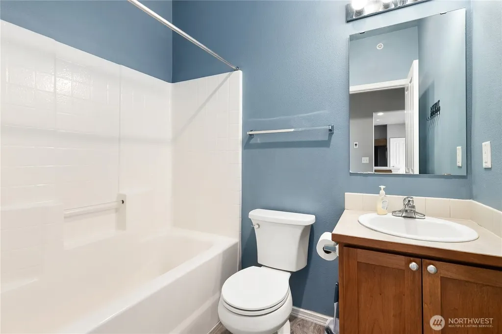 1985 Garry Oaks Avenue Dupont WA 98327