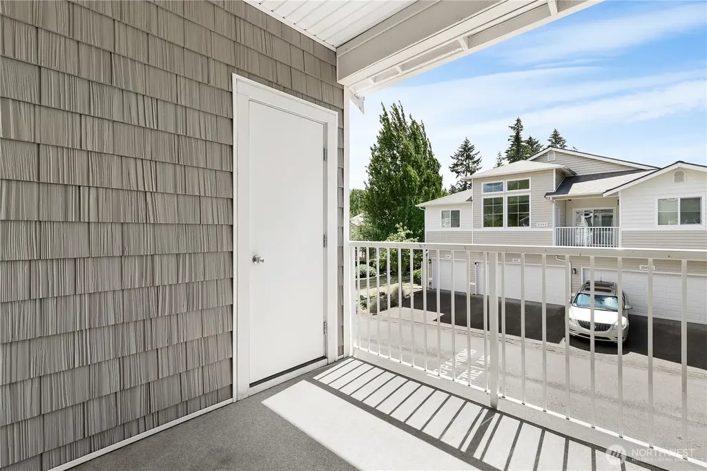 1985 Garry Oaks Avenue Dupont WA 98327