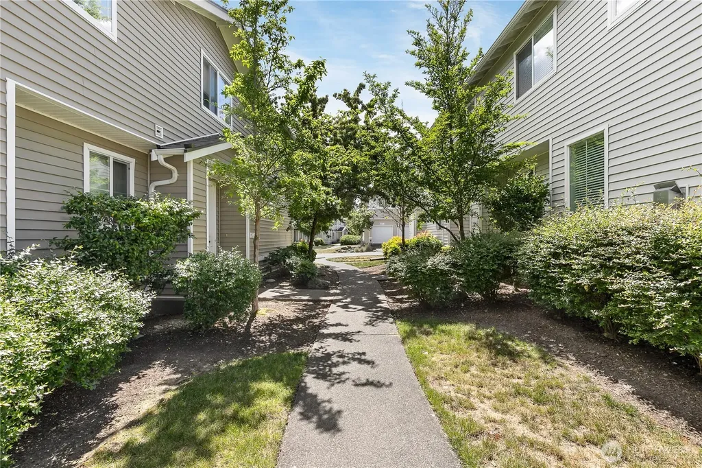 1985 Garry Oaks Avenue Dupont WA 98327