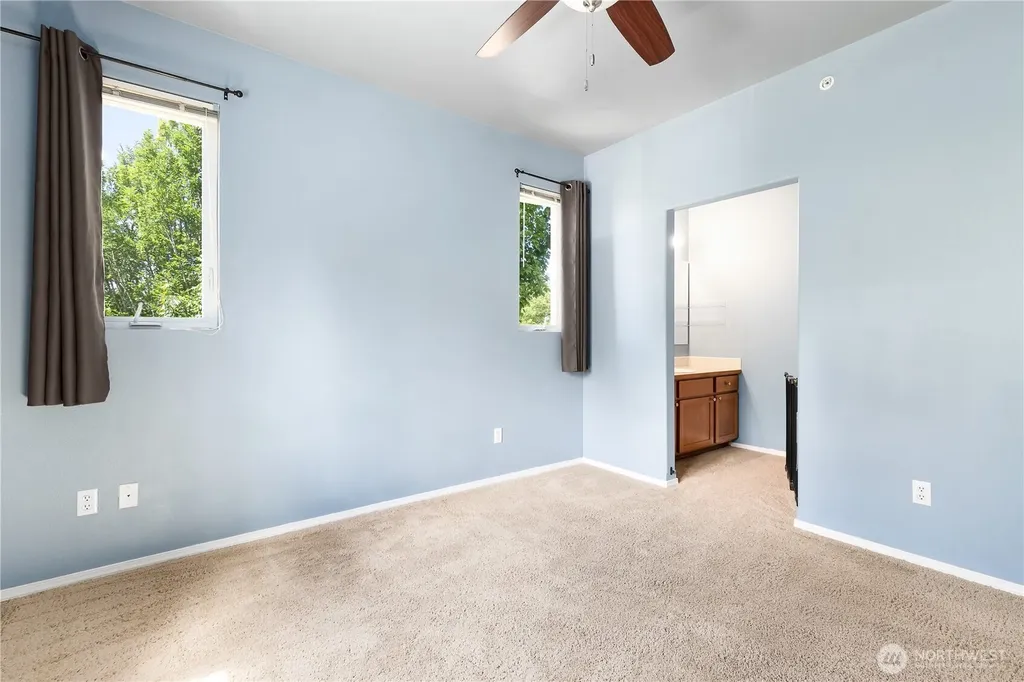 1985 Garry Oaks Avenue Dupont WA 98327