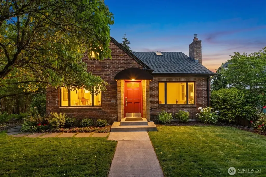 3033 45th Avenue SW Seattle WA 98116