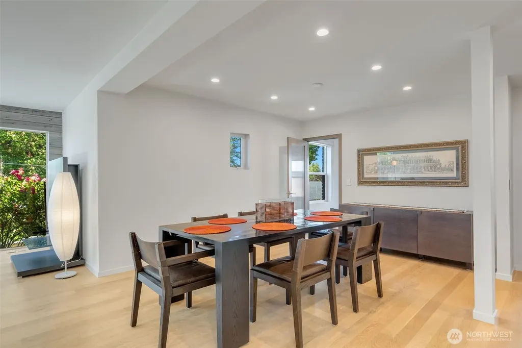 3033 45th Avenue SW Seattle WA 98116