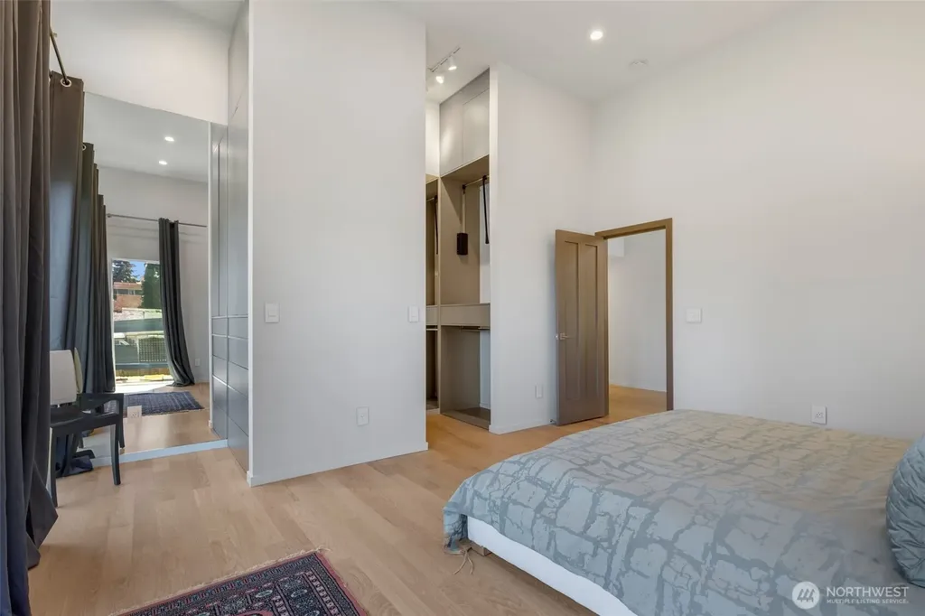 3033 45th Avenue SW Seattle WA 98116