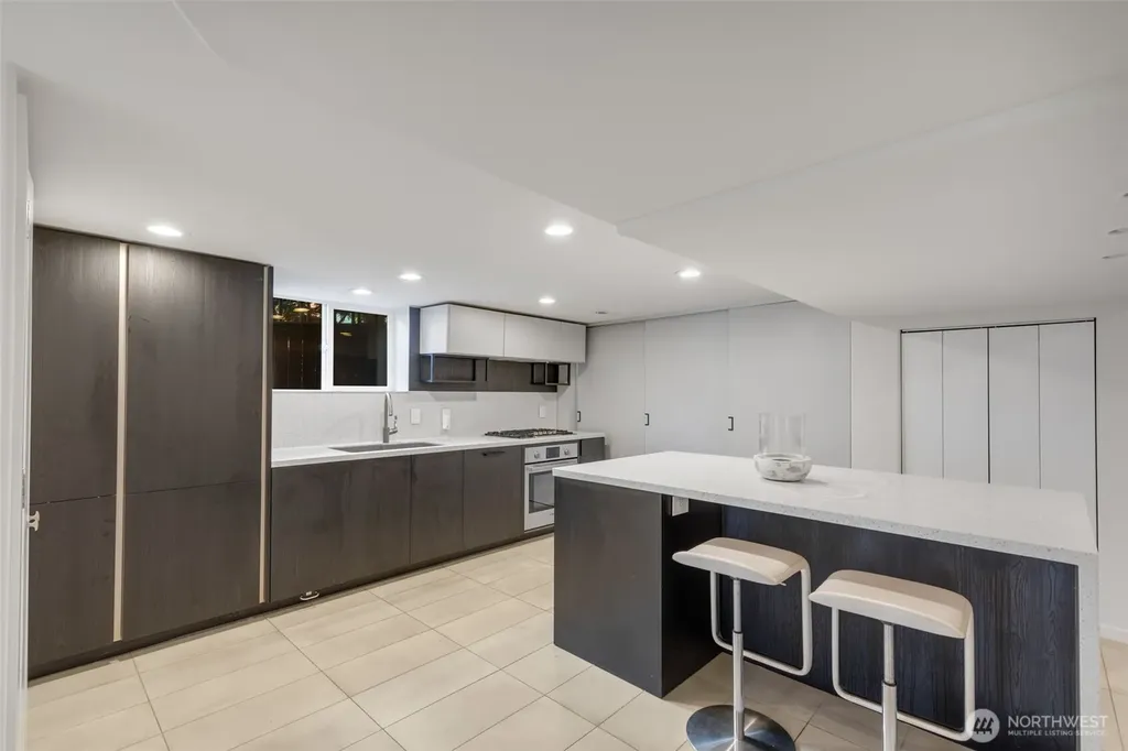 3033 45th Avenue SW Seattle WA 98116