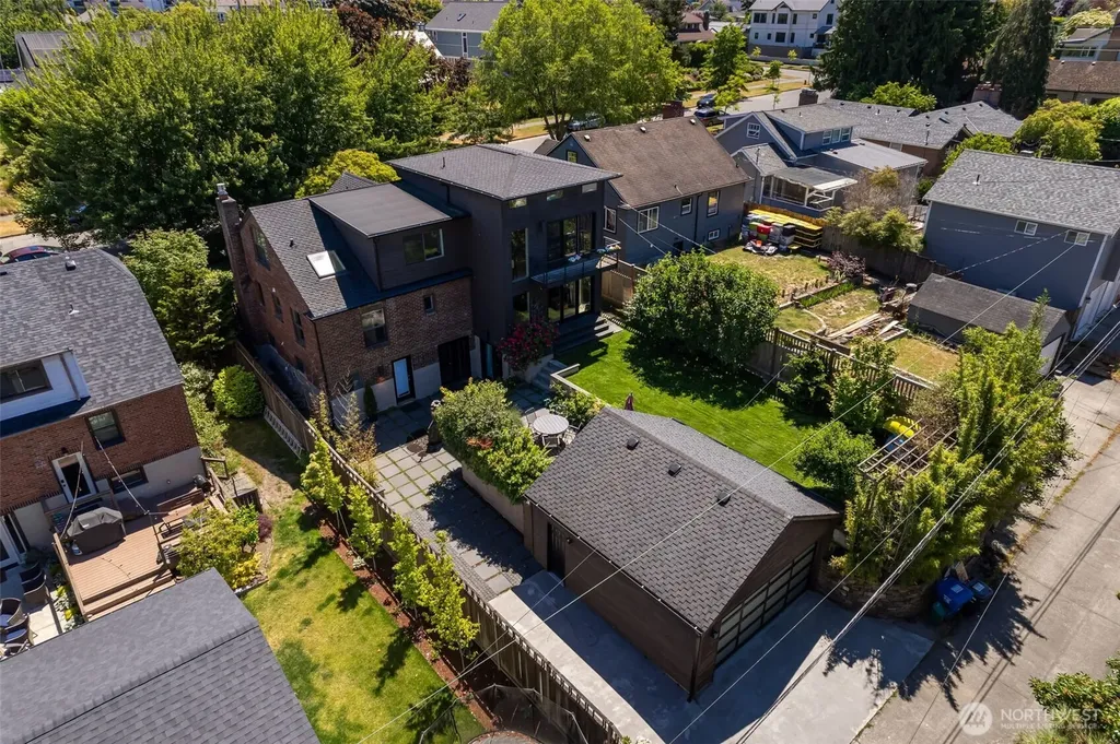 3033 45th Avenue SW Seattle WA 98116