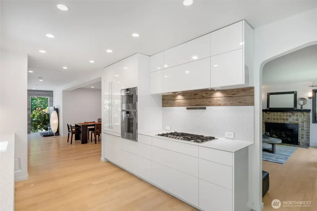 3033 45th Avenue SW Seattle WA 98116