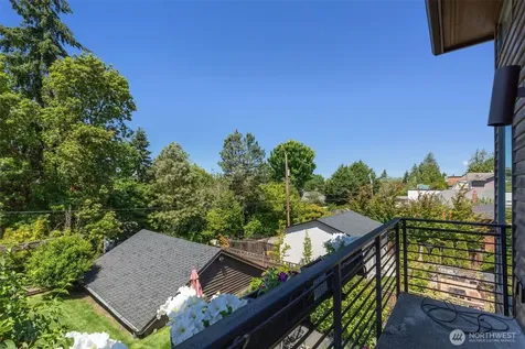 3033 45th Avenue SW Seattle WA 98116