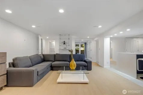 3033 45th Avenue SW Seattle WA 98116