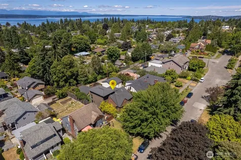 3033 45th Avenue SW Seattle WA 98116
