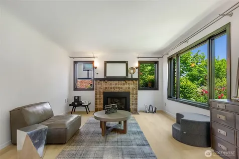 3033 45th Avenue SW Seattle WA 98116