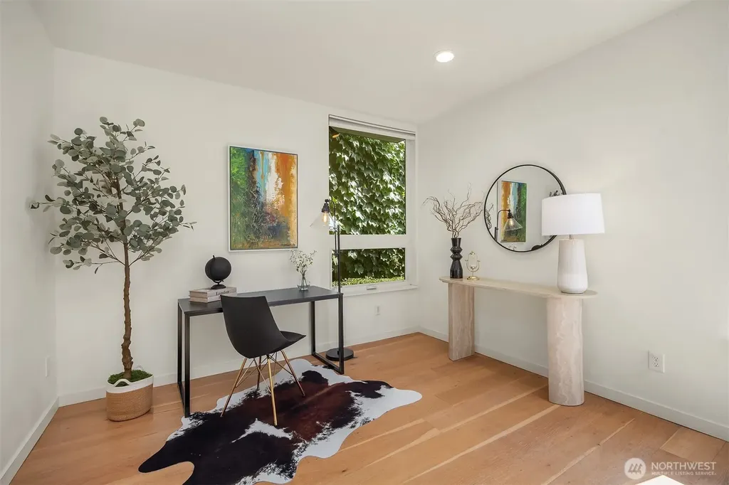 3045 21st Avenue W Seattle WA 98199
