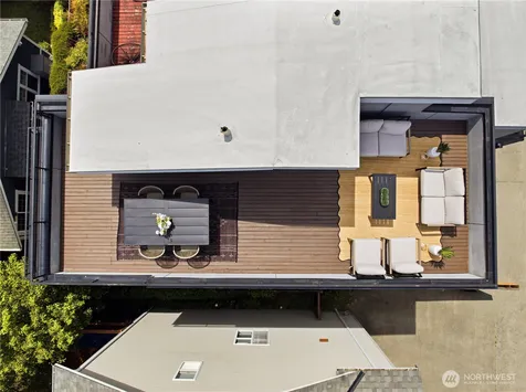 3045 21st Avenue W Seattle WA 98199