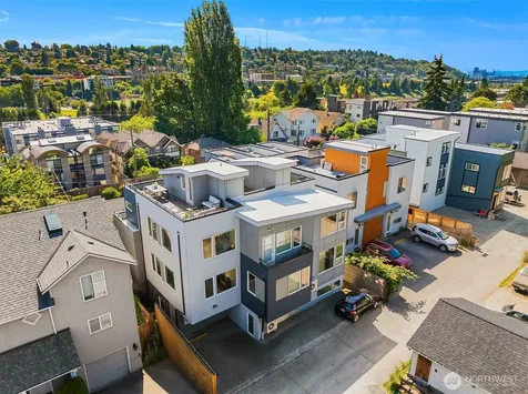 3045 21st Avenue W Seattle WA 98199