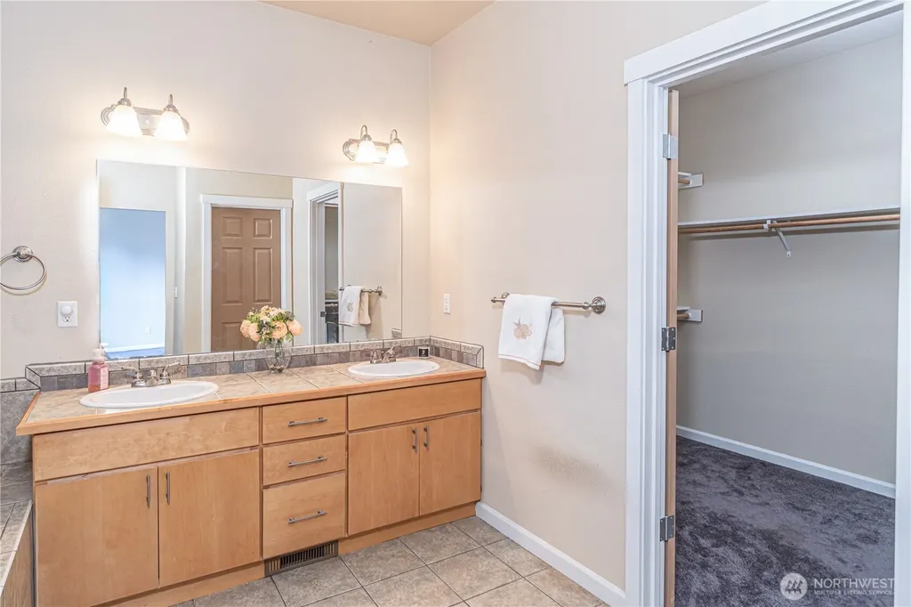 4000 NE Breakwater Court Bremerton WA 98311