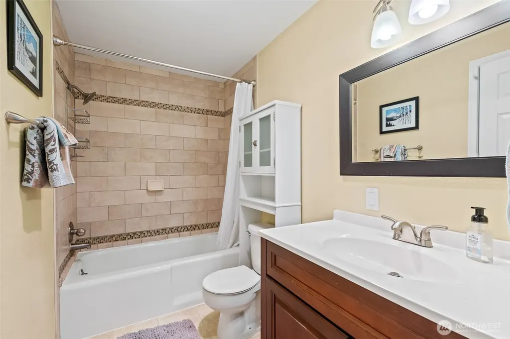 81 N Buckhorn Court Hoodsport WA 98548