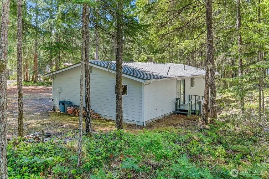 81 N Buckhorn Court Hoodsport WA 98548