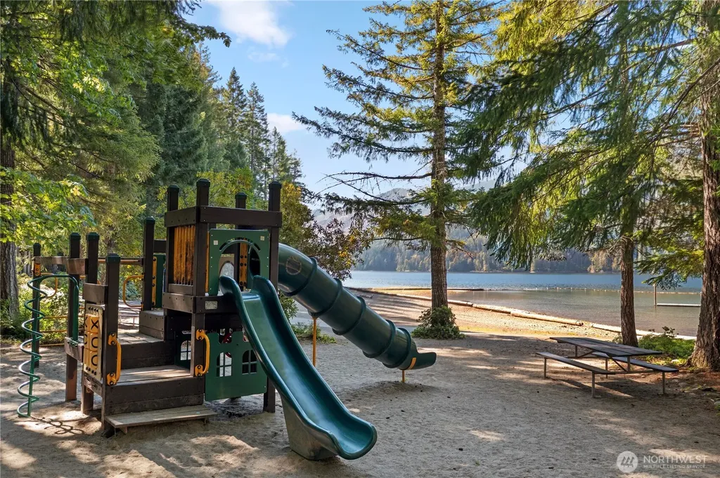 81 N Buckhorn Court Hoodsport WA 98548