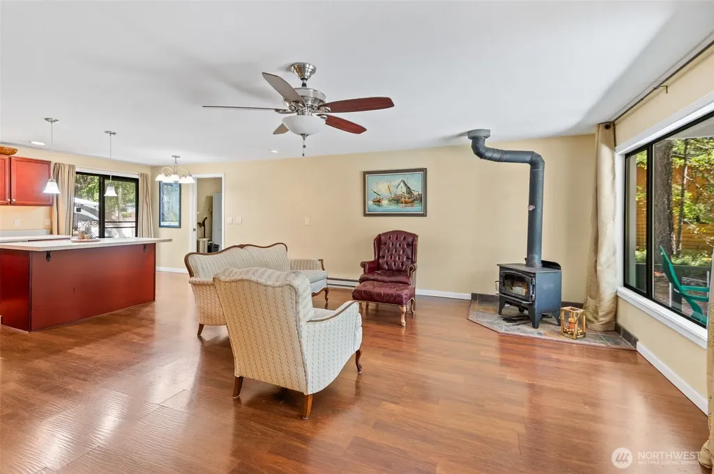 81 N Buckhorn Court Hoodsport WA 98548